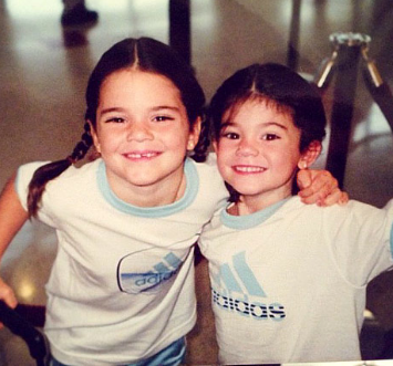 Kendall Jenner, Kylie Jenner Kendall Jenner, Kylie Jenner